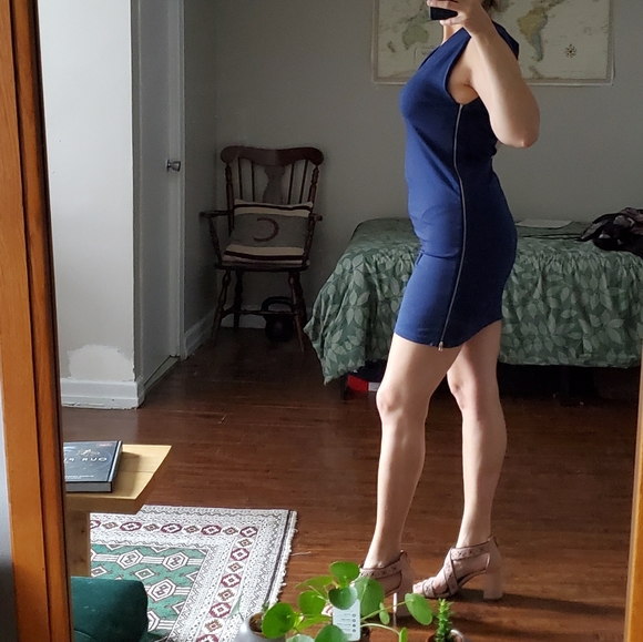 One of a kind dress - Picture 2 of 7